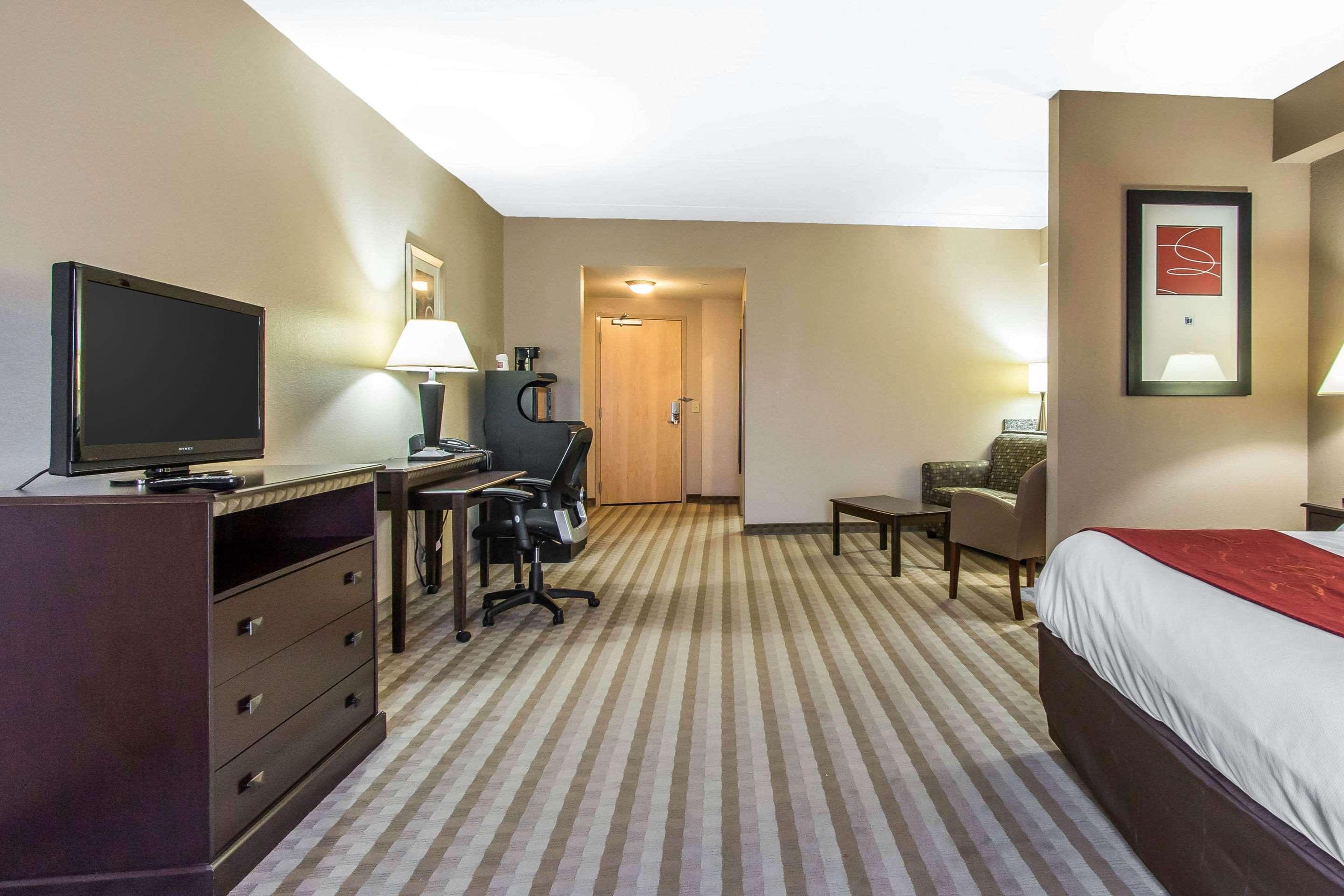 Comfort Suites Смірна Екстер'єр фото